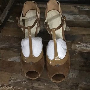 BROOKS BROTHERS HEELS